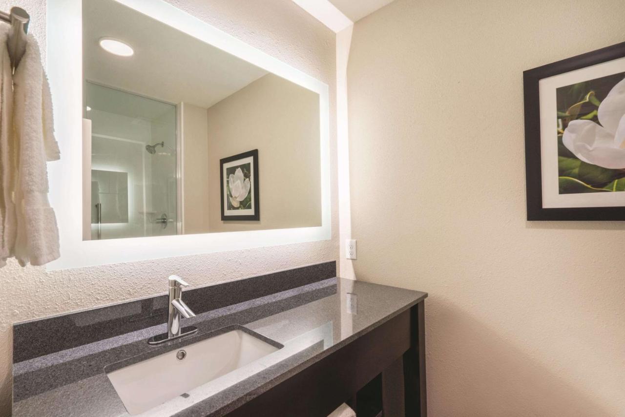La Quinta By Wyndham Memphis Downtown Ξενοδοχείο Εξωτερικό φωτογραφία