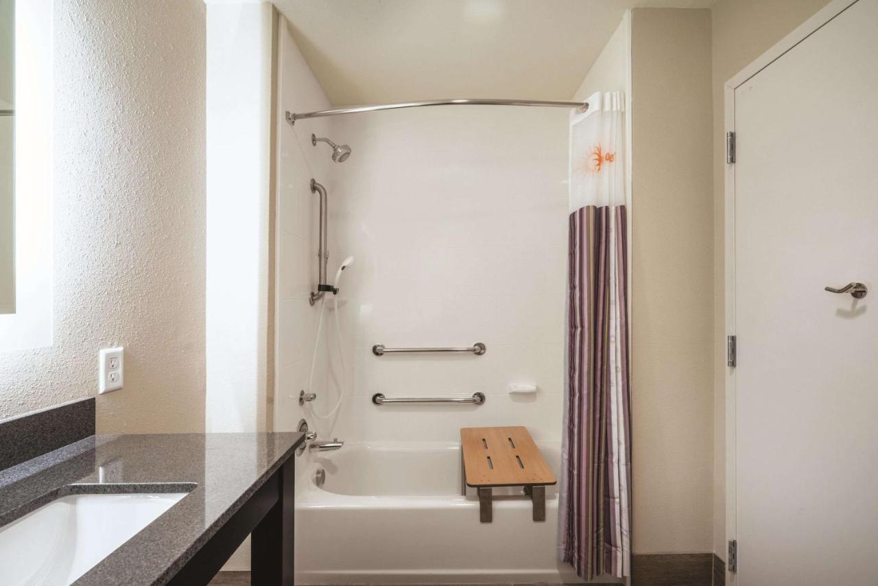 La Quinta By Wyndham Memphis Downtown Ξενοδοχείο Εξωτερικό φωτογραφία